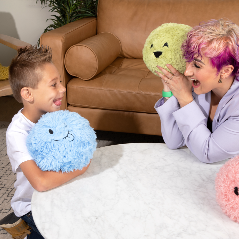 Hug Ball - Pink (Happy/Sleepy)